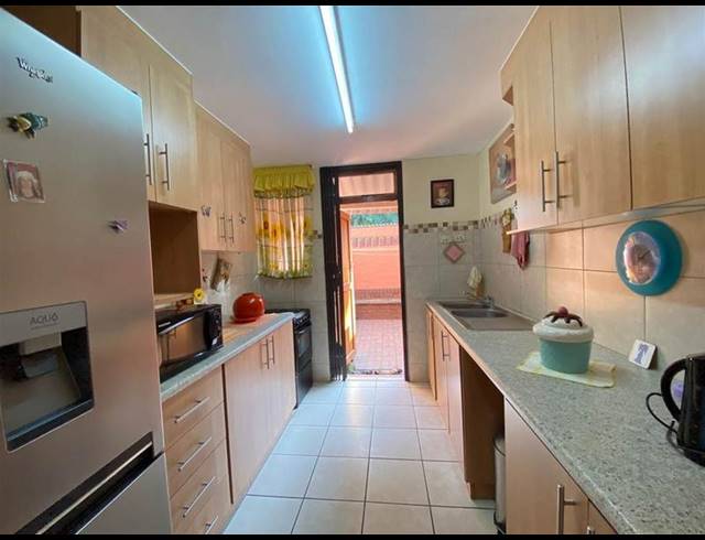 3 BEDROOM APARTMENT FOR SALE IN WOODHAVEN